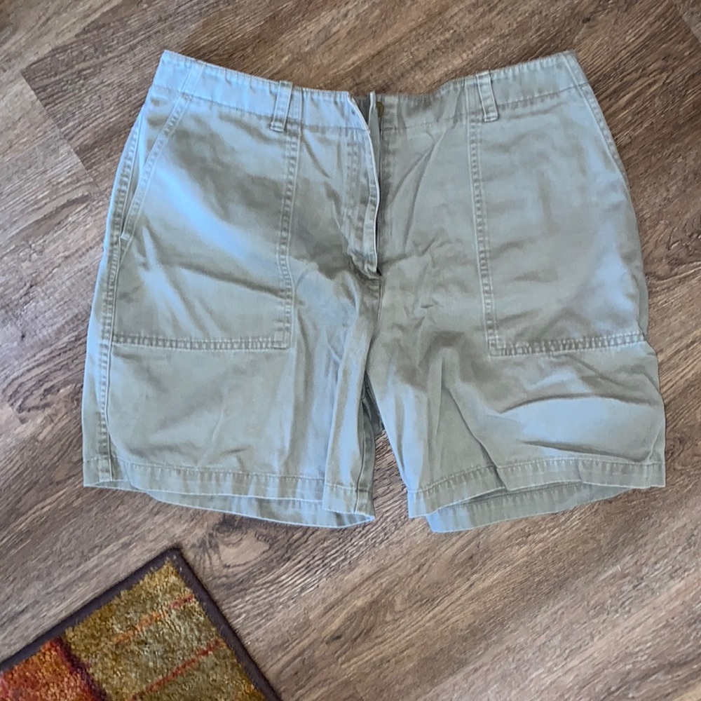 Jones New York sport women’s shorts